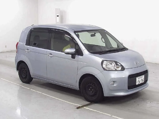 Toyota Porte 2015