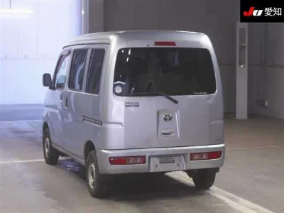 TOYOTA PIXIS VAN