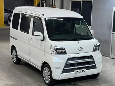 TOYOTA PIXIS VAN