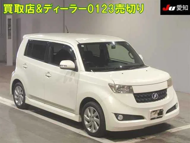 Toyota bB 2011