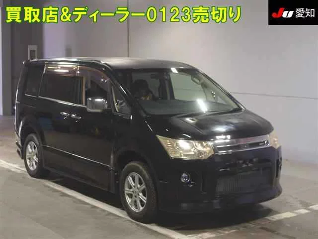 Mitsubishi Delica D:5 2011