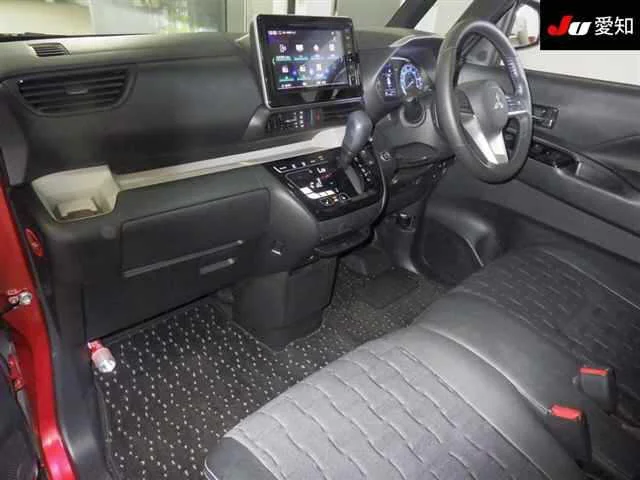 Mitsubishi Delica Mini  с аукциона в Японии