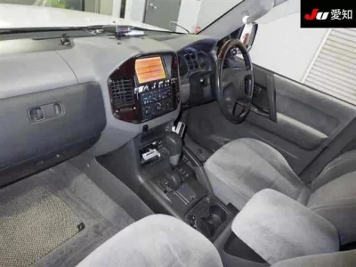 MITSUBISHI PAJERO