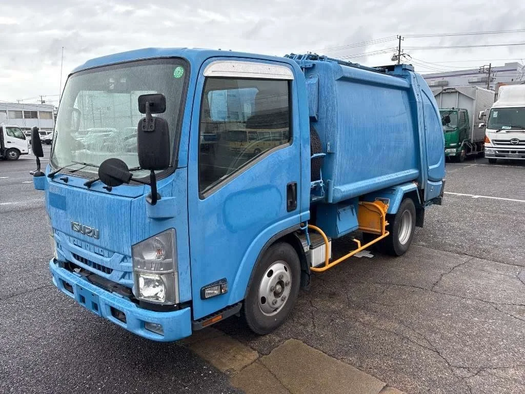 Isuzu Elf 2016