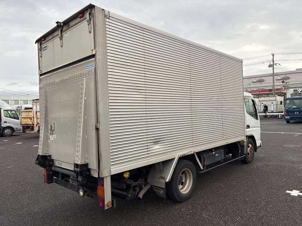 Mitsubishi Fuso Canter  с аукциона в Японии