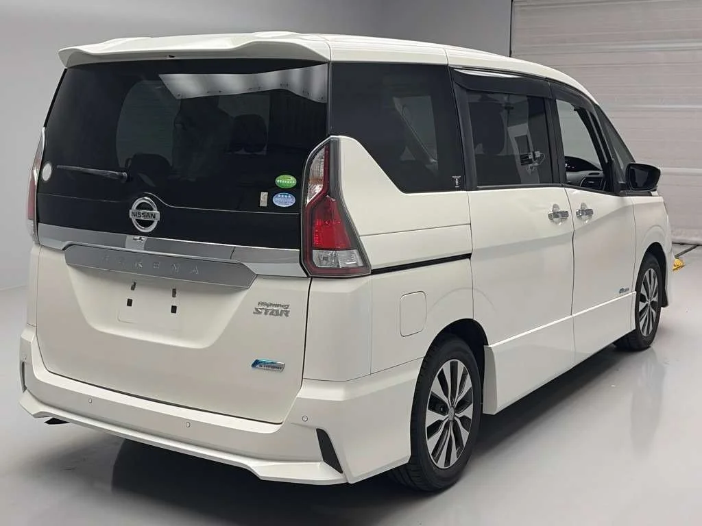 Nissan Serena  с аукциона в Японии