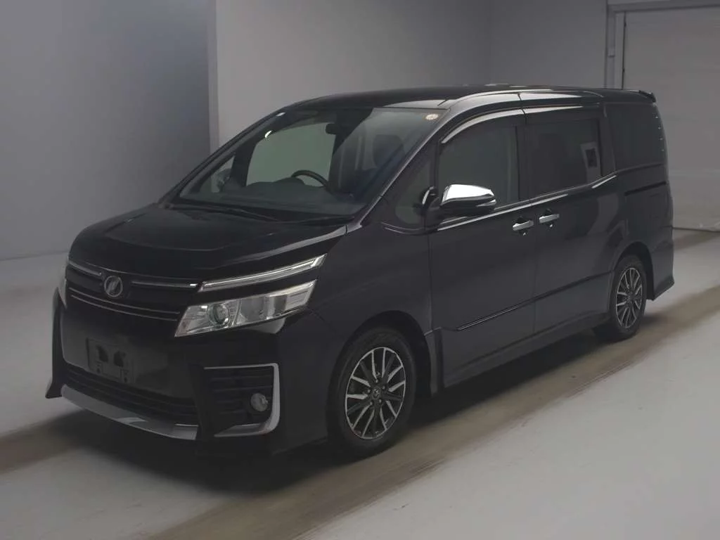 Toyota Voxy 2015