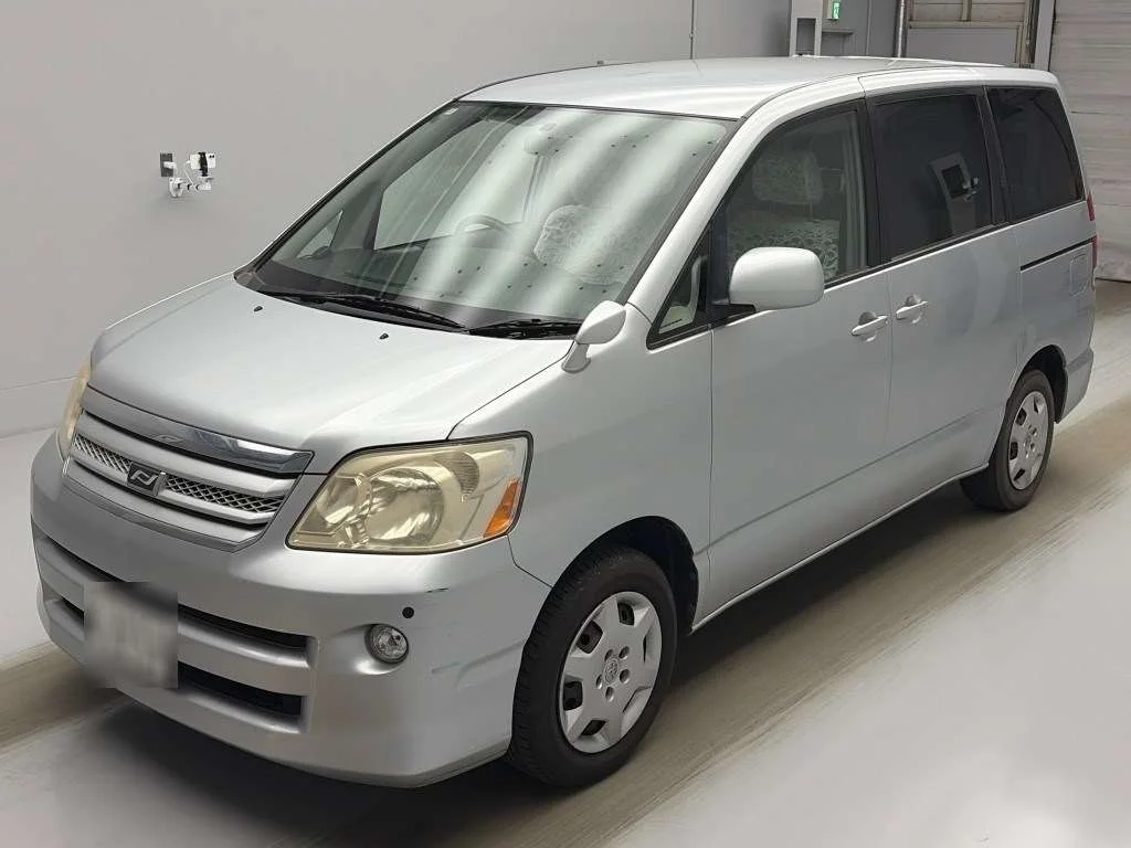 Toyota Noah 2006