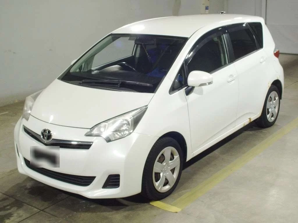 Toyota Ractis 2011