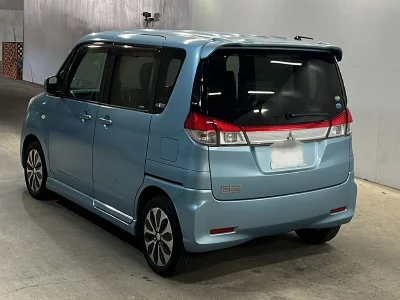 MITSUBISHI DELICA D2