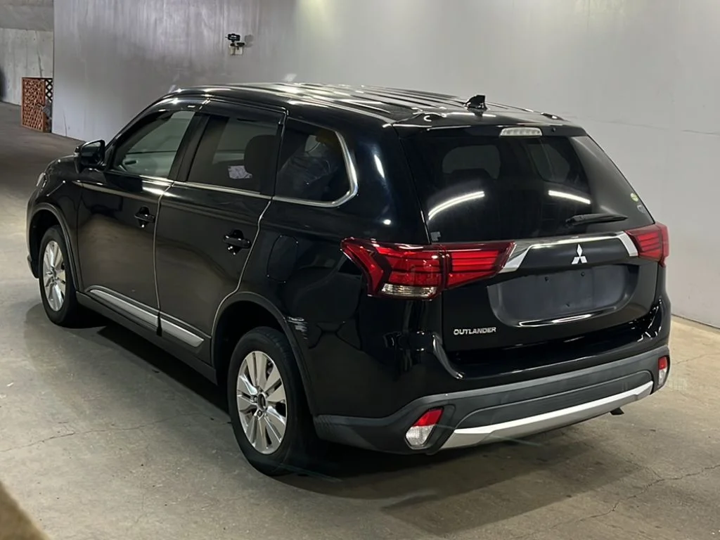 Mitsubishi Outlander  с аукциона в Японии