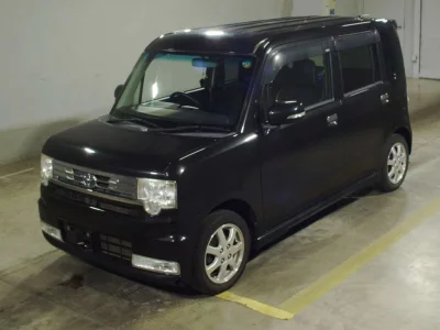 TOYOTA PIXIS SPACE