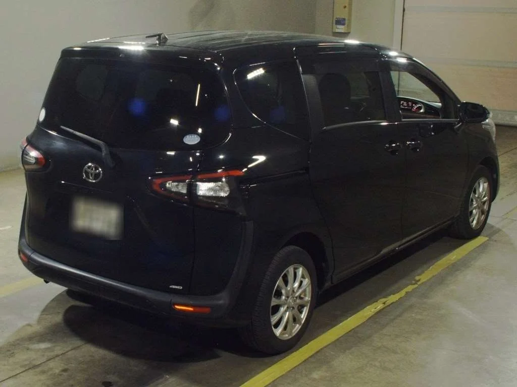Toyota Sienta  с аукциона в Японии