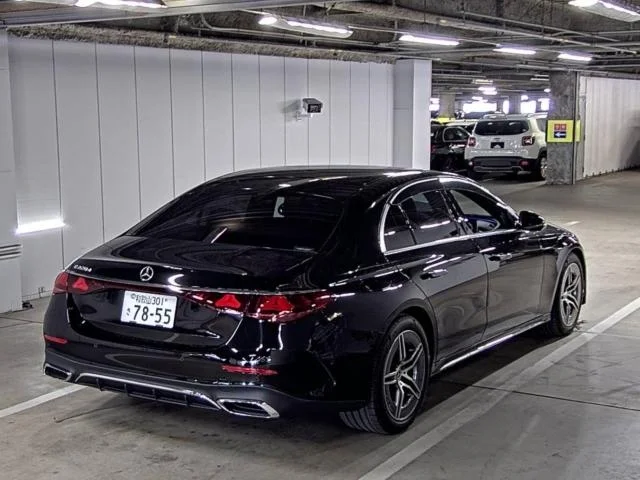 Mercedes-Benz E-Class  с аукциона в Японии
