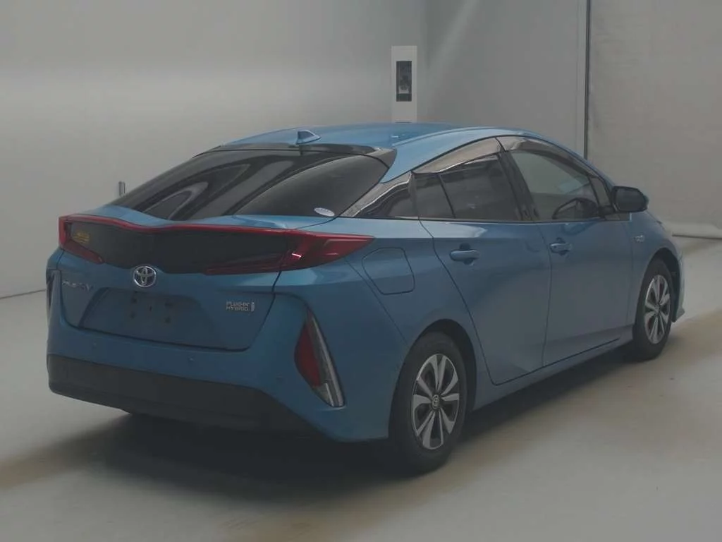 Toyota Prius PHV 2017