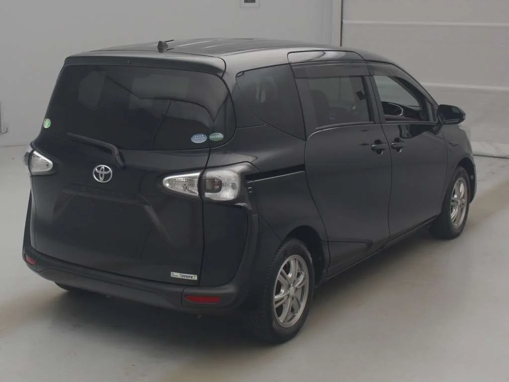 Toyota Sienta  с аукциона в Японии