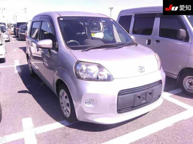 Toyota Porte 2012