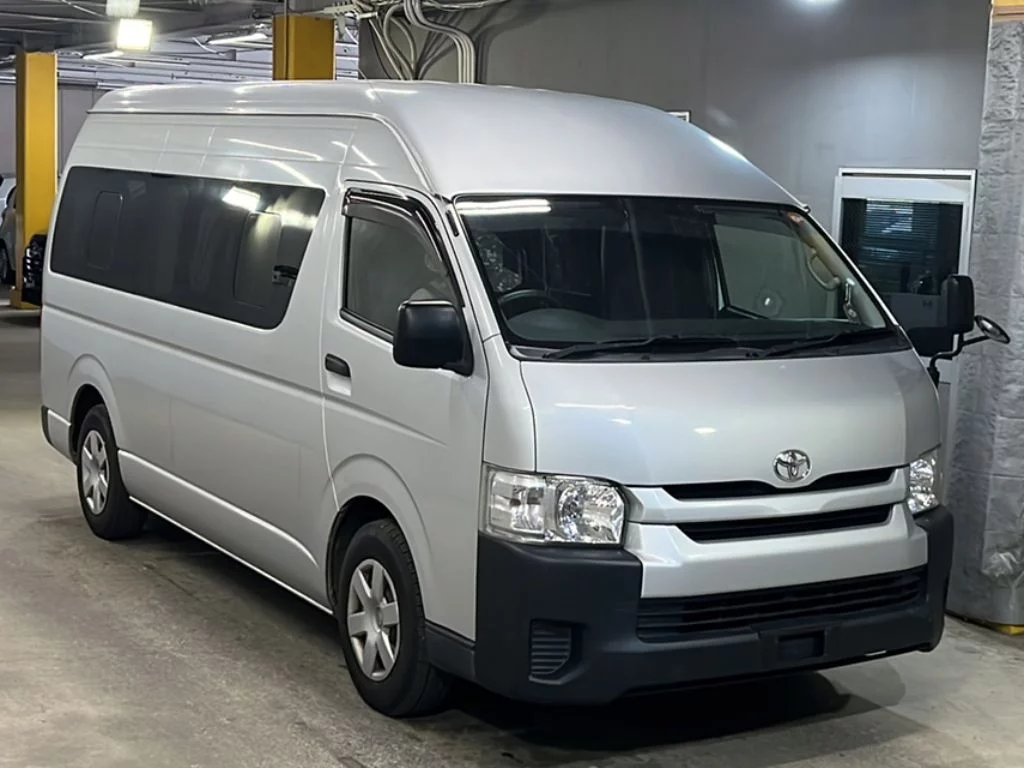 Toyota HiAce  с аукциона в Японии