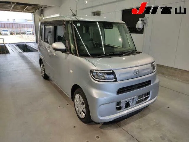 Daihatsu Tanto 2021