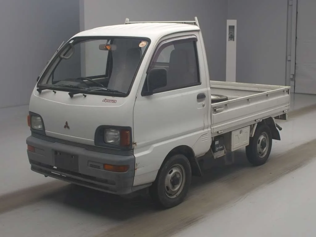Mitsubishi Minicab Truck  с аукциона в Японии