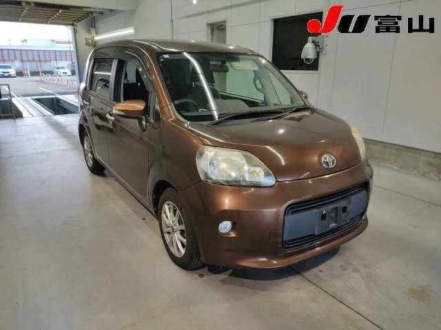Toyota Porte 2012