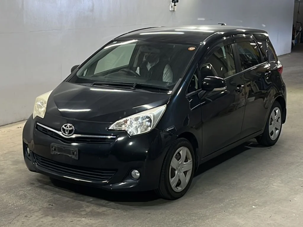 Toyota Ractis 2012