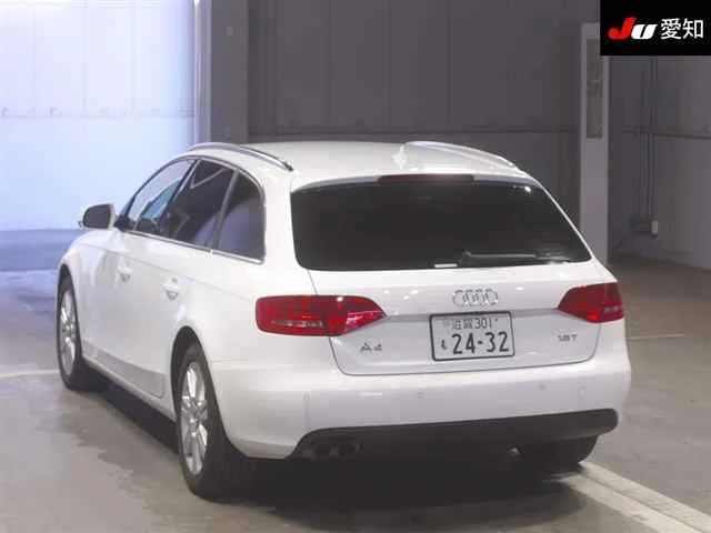 Audi A4  с аукциона в Японии