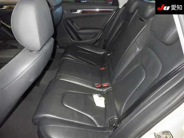 Audi A4  с аукциона в Японии