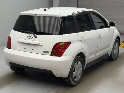 TOYOTA IST