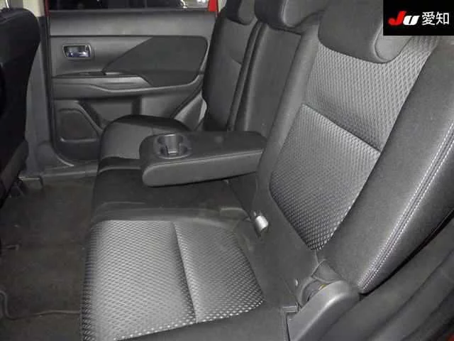Mitsubishi Outlander  с аукциона в Японии