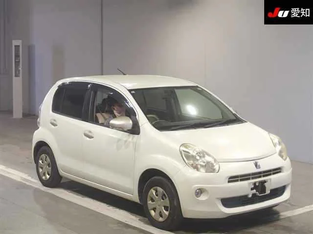Toyota Passo 2011