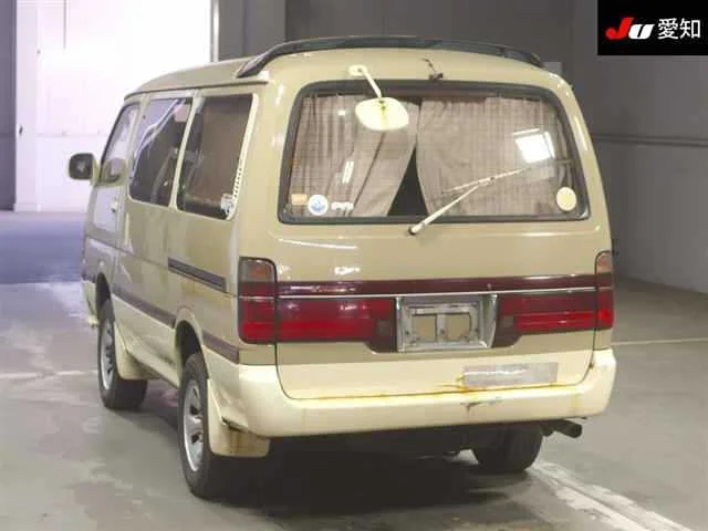 Toyota HiAce  с аукциона в Японии