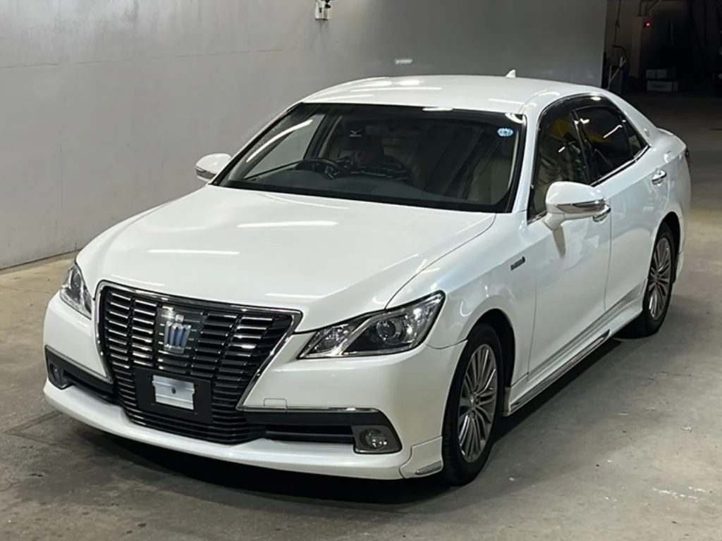 Toyota Crown 2014