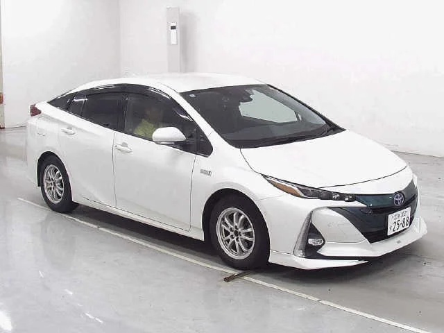Toyota Prius PHV 2018
