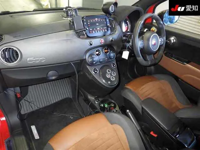 Abarth 695  с аукциона в Японии