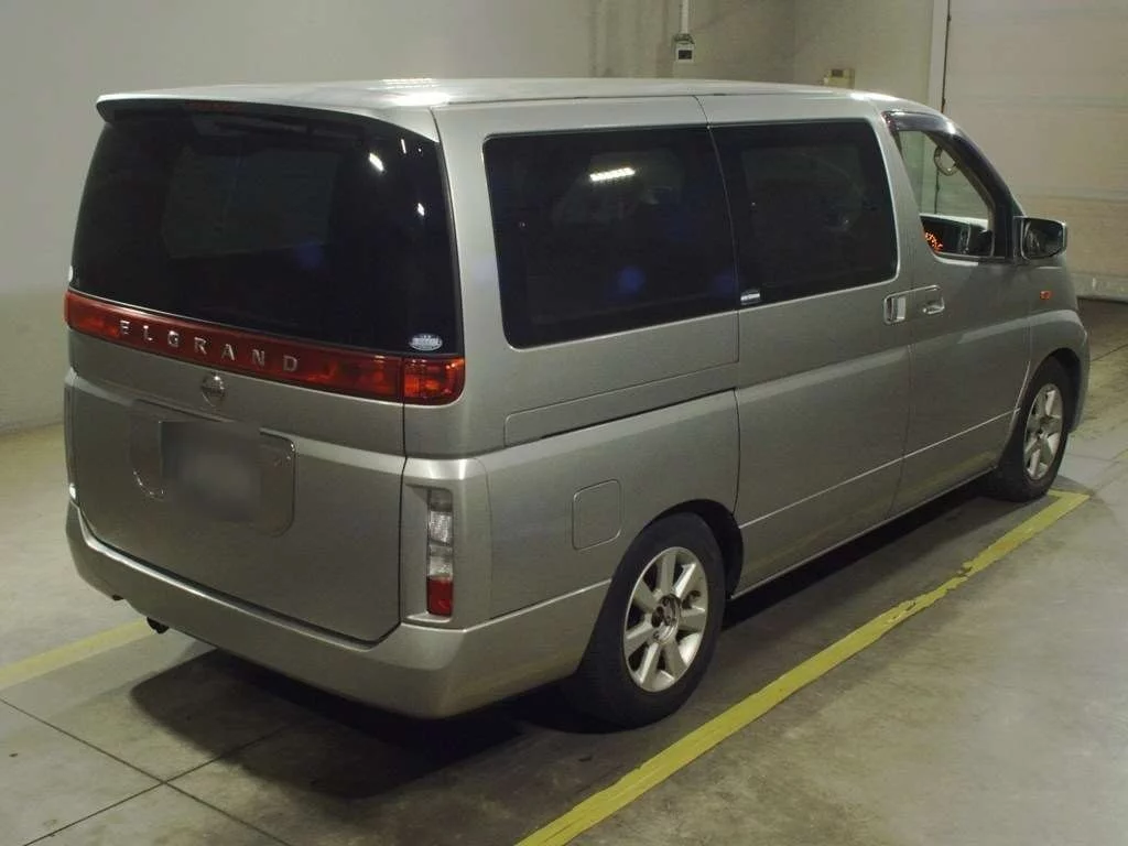 Nissan Elgrand 2004