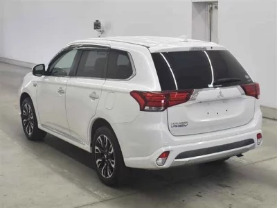 MITSUBISHI OUTLANDER PHEV