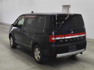 MITSUBISHI DELICA D5