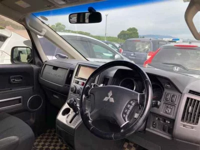 MITSUBISHI DELICA D5