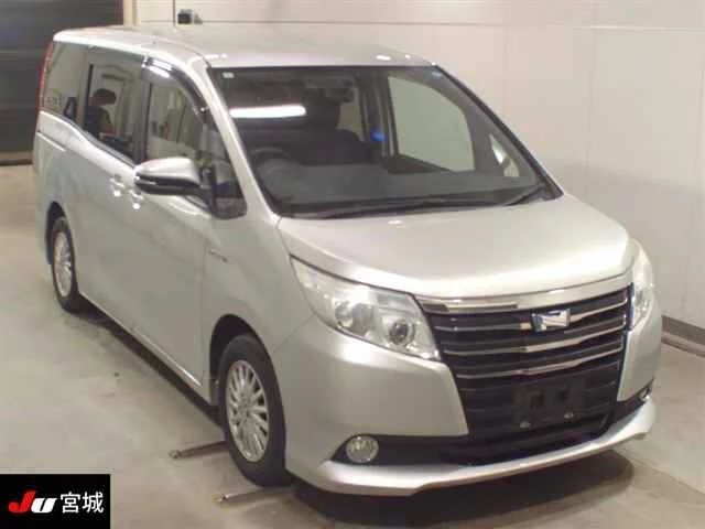 Toyota Noah 2014