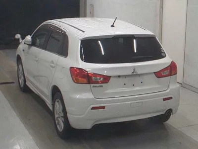 MITSUBISHI RVR
