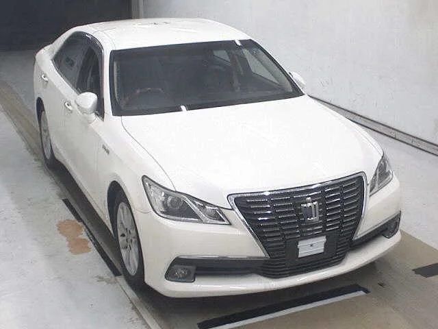 Toyota Crown 2015