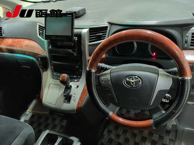 Toyota Vellfire  с аукциона в Японии