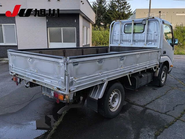 Toyota Dyna  с аукциона в Японии