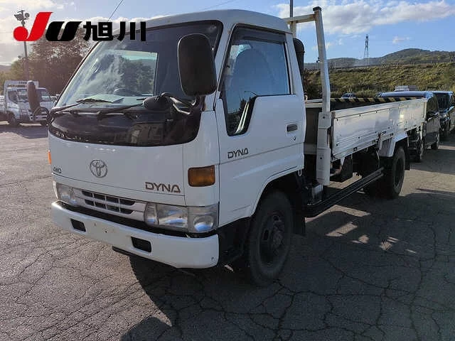 Toyota Dyna  с аукциона в Японии