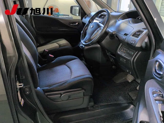Nissan Serena  с аукциона в Японии