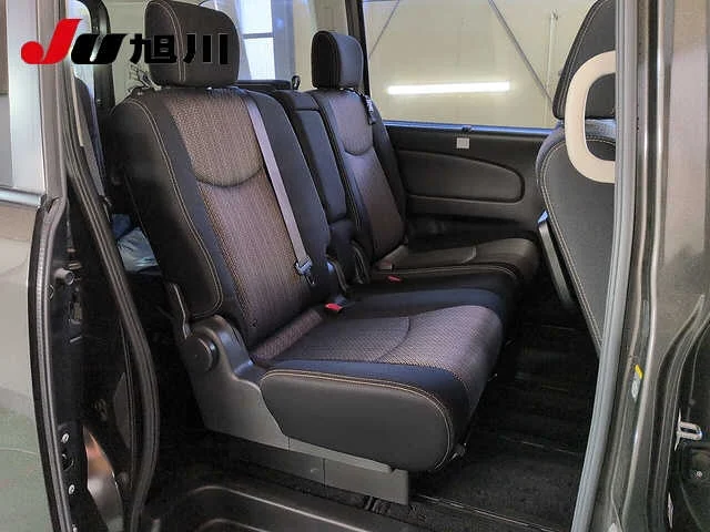 Nissan Serena  с аукциона в Японии