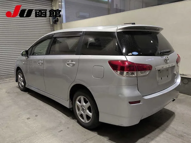 Toyota Wish  с аукциона в Японии
