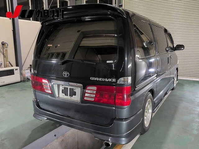 Toyota Granvia  с аукциона в Японии