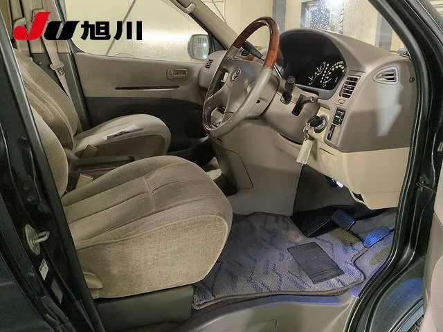 Toyota Granvia  с аукциона в Японии